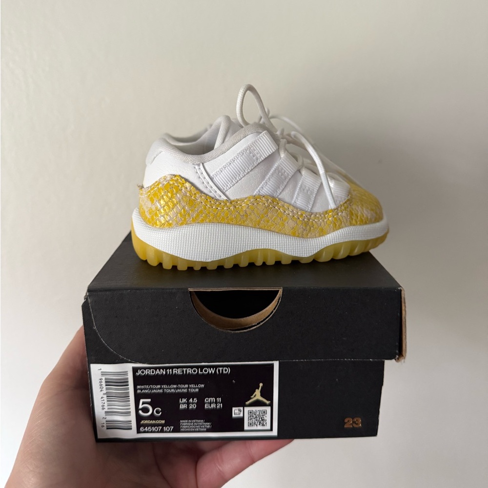 Jordan 11 Retro Low Black and Gold Box